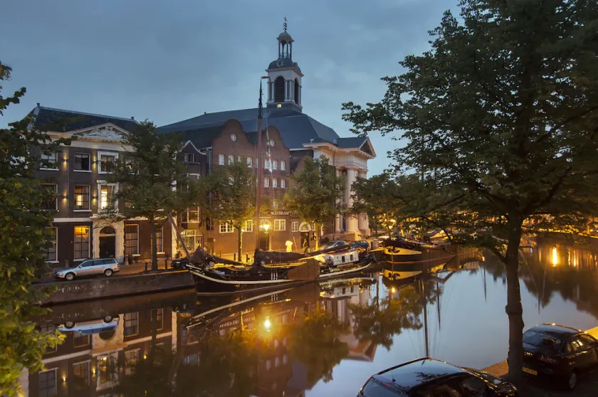 Studio in Canal Villa in the Old Centre Schiedam - Image 1