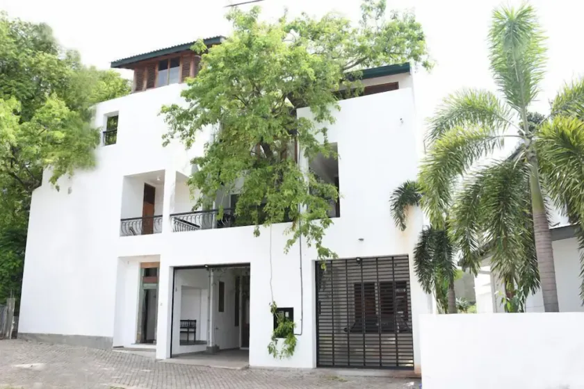 Colombo Tree House - Image 1