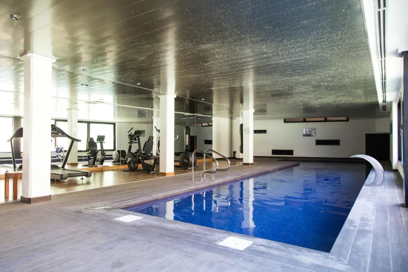 Lujoso apartamento con piscina interior - Image 1