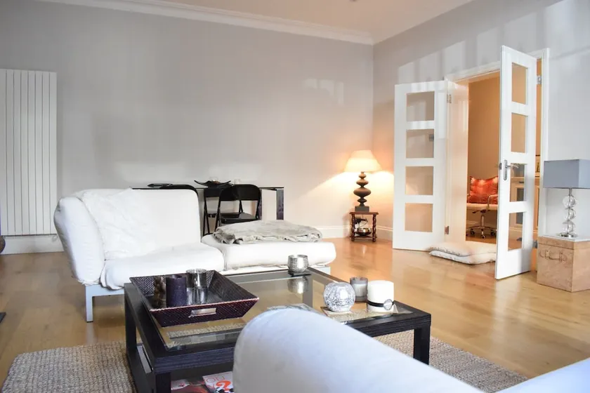 Modern 2 Bedroom Home in Chelsea - Image 1