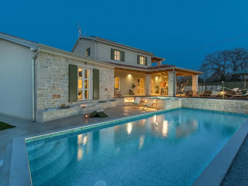 Beautiful Villa With Private Pool and Fenced Garden Near Visnjan - Image 1