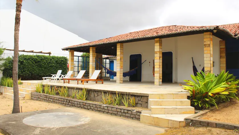 Casa das Cores a beira mar na Praia de Jacuma por Carpediem - Image 1