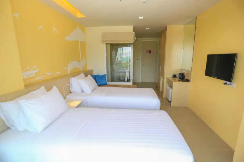 R-Con Rest Sea Jomtien Hotel - Image 1