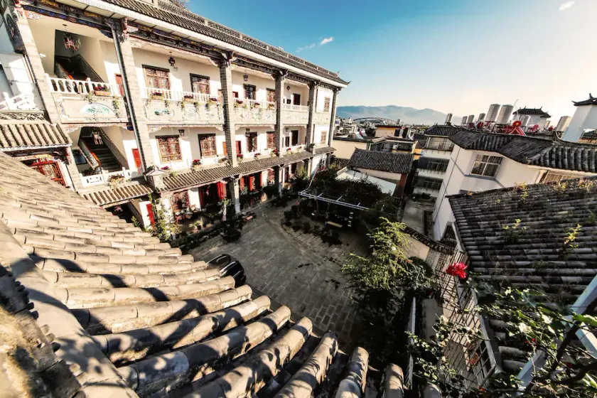 Yinfeng Panorama Hotel - Image 1