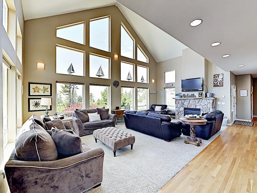 30015 Cloverdale - 4 Br Home - Image 1