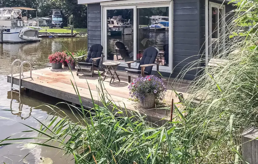 Amazing Ship/boat in Winsum With Wifi and 1 Bedrooms - Image 1