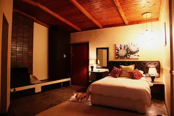 African Lodge - Image 1