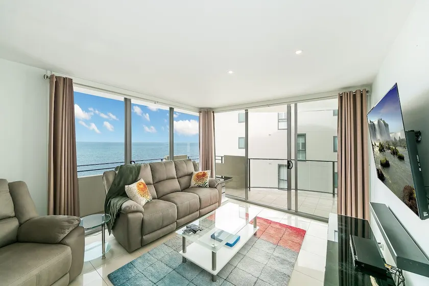 Redcliffe Peninsula Apartments - Image 1