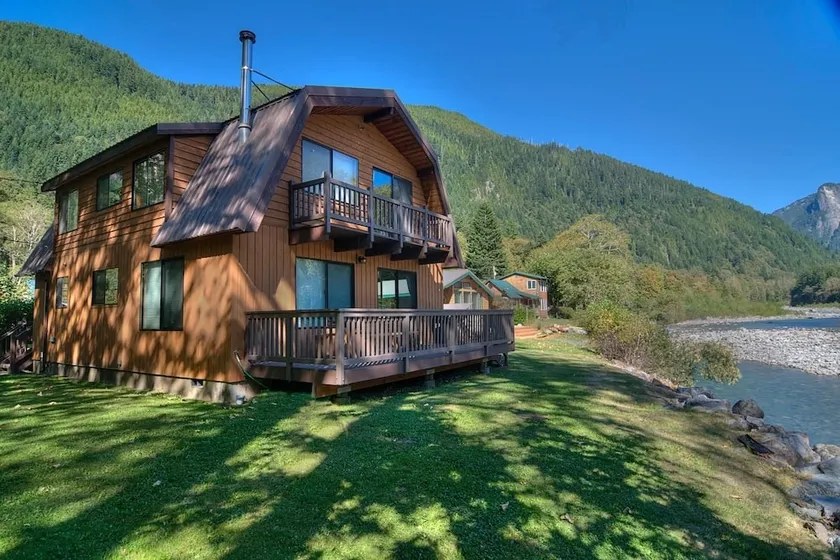 Index River Roost - Three Bedroom Cabin with River View - Image 1