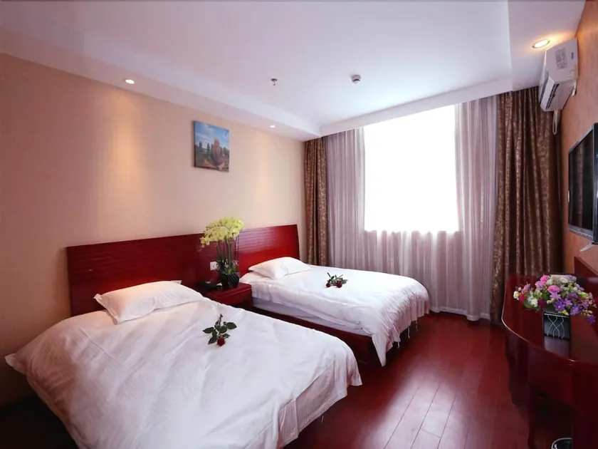 GreenTree Alliance Shanghai Pudong Waxue Town Jianshe Road Hotel - Image 1