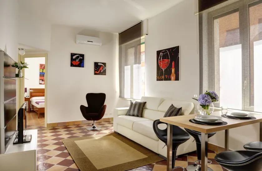 Maison Re Di Roma - Image 1