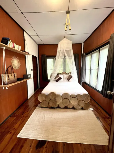Beach Bungalow - Image 1