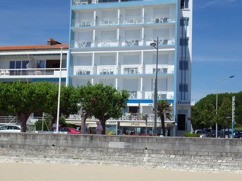 Hôtel Les Embruns Royan - Image 1