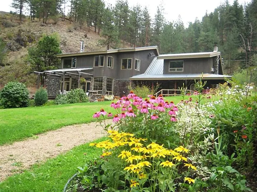Mountain Springs Nature Retreat - Image 1