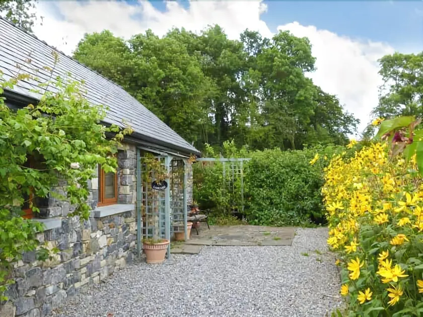 Larkside Cottage - Image 1