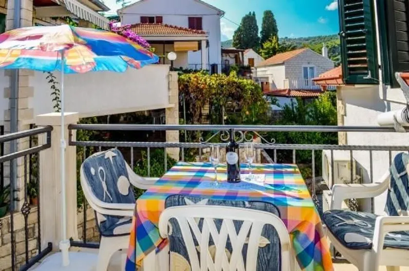 2 bedrooms appartement at Postira 60 m away from the beach with sea view furnished balcony and wifi - Image 1