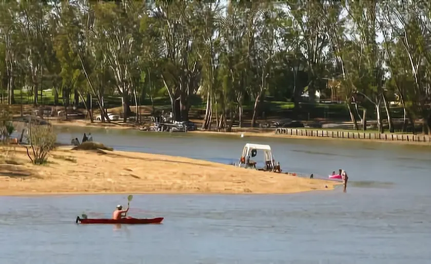 Elizas on the Murray - Image 1