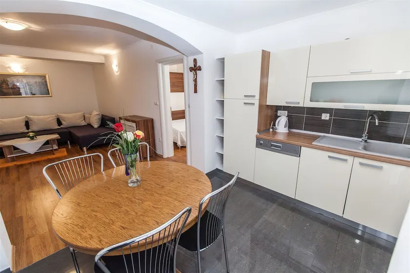 Apartments Carmen - Image 1