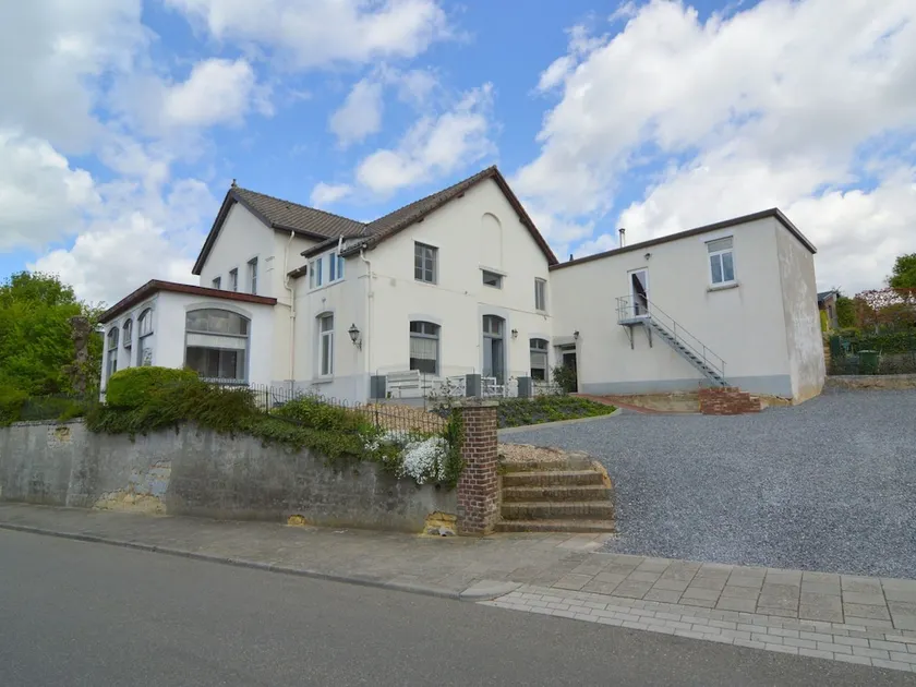 Beautifully Decorated and Spacious Apartment in the Heart of South Limburg - Image 1