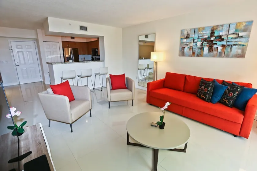 NUOVO - Coral Gables Miami - Image 1