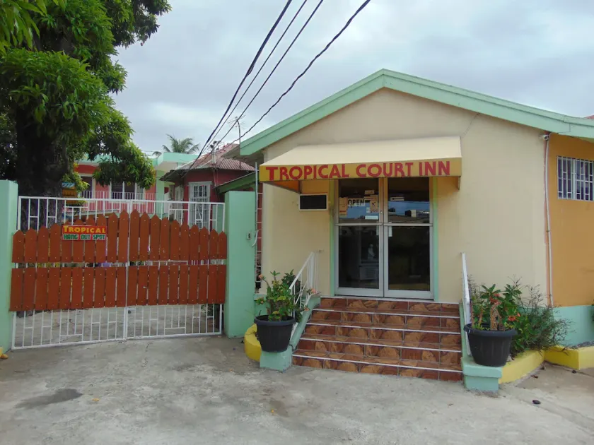 Tropical Court Inn - Image 1