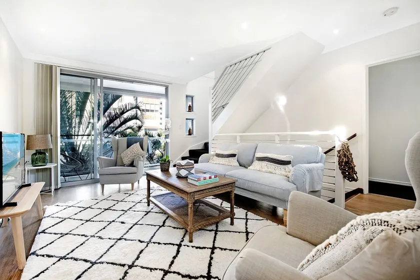 Broabdeach Sleek & Stylish Living - Image 1