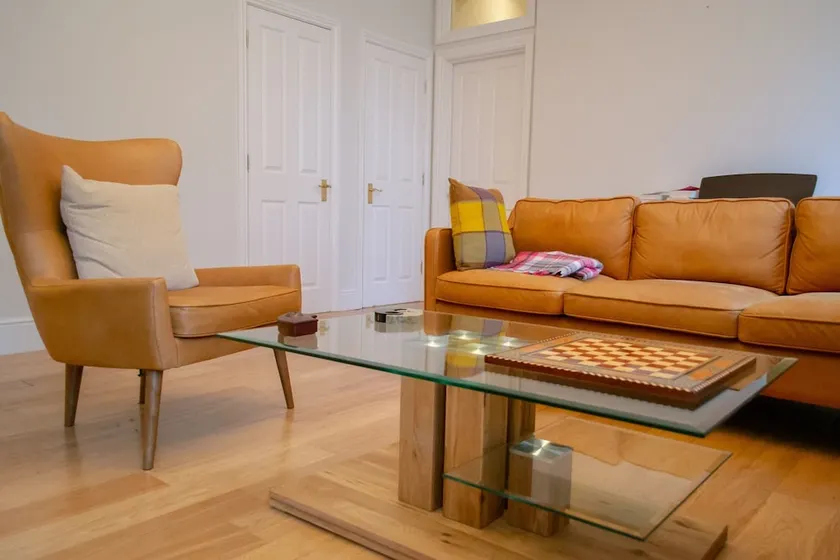 Spacious 2 Bedroom Property in Listed Building Oxford - Image 1