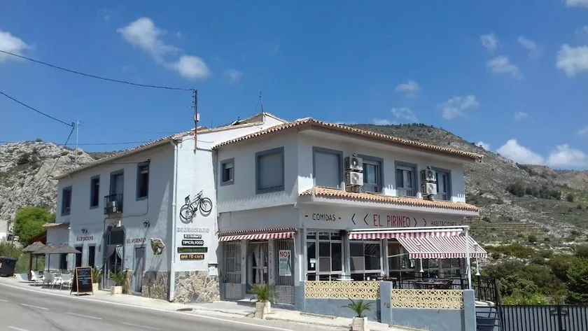 Hostal El Pirineo - Image 1