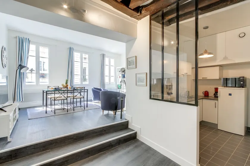 Louvre - Saint Honore Area Apartment - Image 1