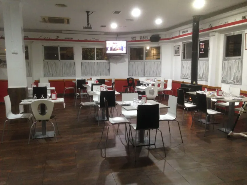 Hostal Copacabana - Image 1