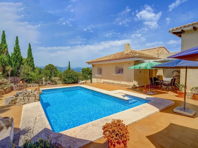 Beautiful Villa in Pedreguer With Swimming Pool - Image 1