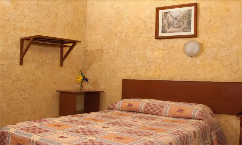 Hotel Riviera - Image 1