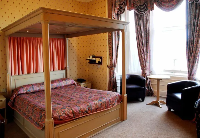 The Kveldsro House Hotel - Image 1