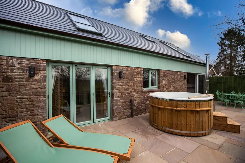 Luxury Cottage With hot tub in the Forest of Dean - Image 1