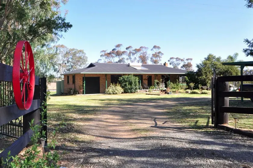 Talga Vines Vineyard Escape - Image 1