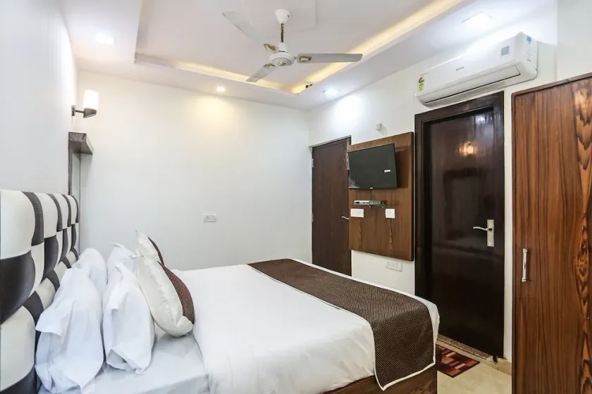 OYO 6388 Hotel NR Inn - Image 1