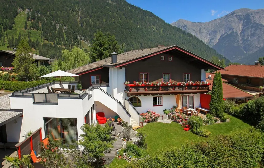 Beautiful Apartment in Saalfelden With Wifi - Image 1