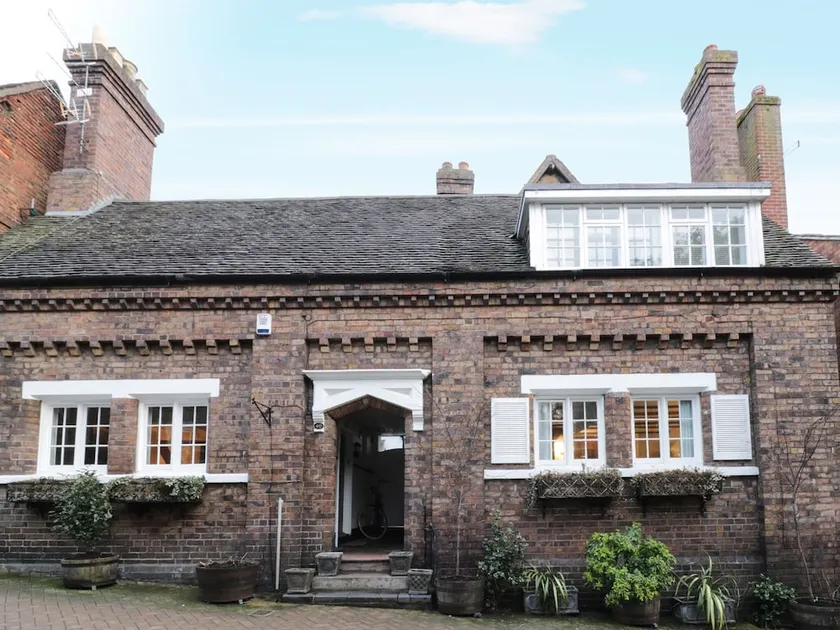 38 St. Marys Street - Image 1