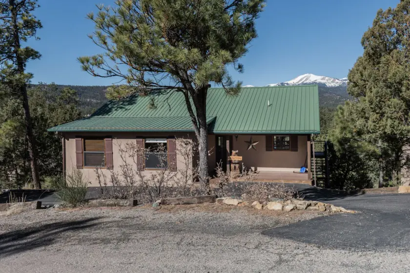 CenterView, 2 Bedrooms, Sleeps 6, Hot Tub, Gas Fireplace, Large TV - Image 1