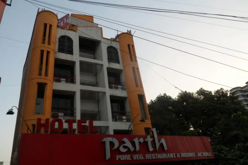 Hotel Parth - Image 1
