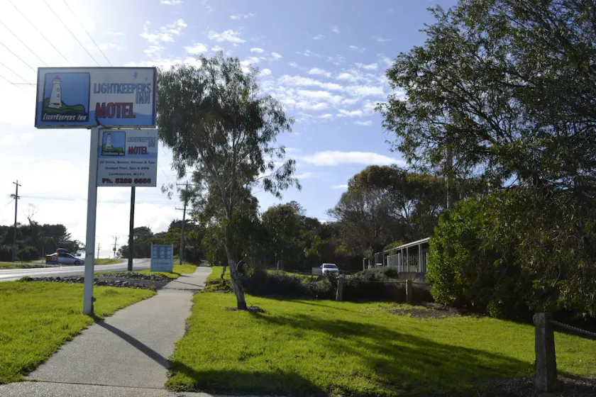 Lightkeepers Inn Motel - Image 1