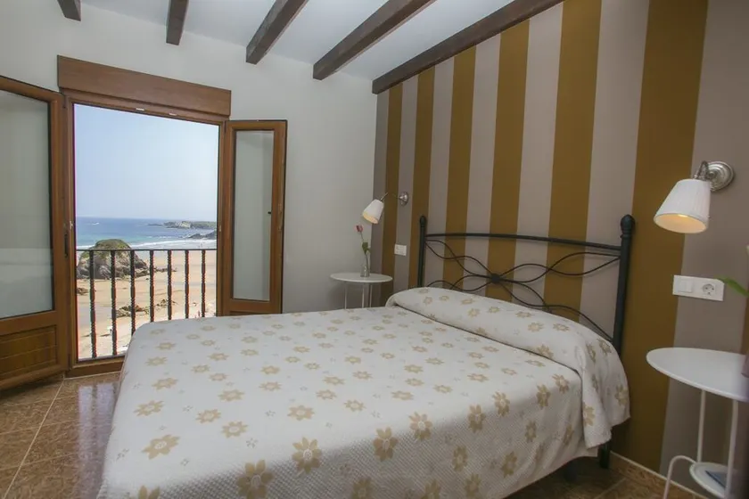 Hostal Restaurante Parajes - Image 1