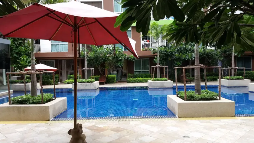 Apartment in Bangkok near Pool - Image 1
