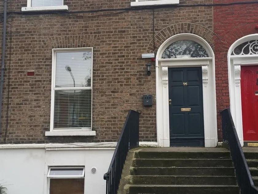 North Circular Serviced Accommodation - Image 1