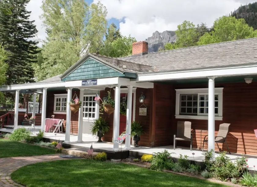 Secret Garden Bed & Breakfast - Image 1