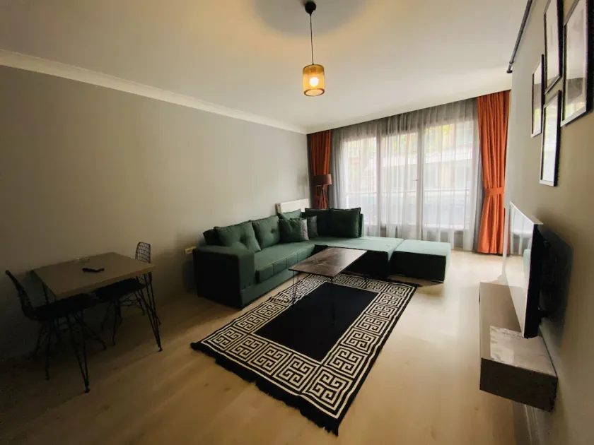 06ev Rental House - Image 1