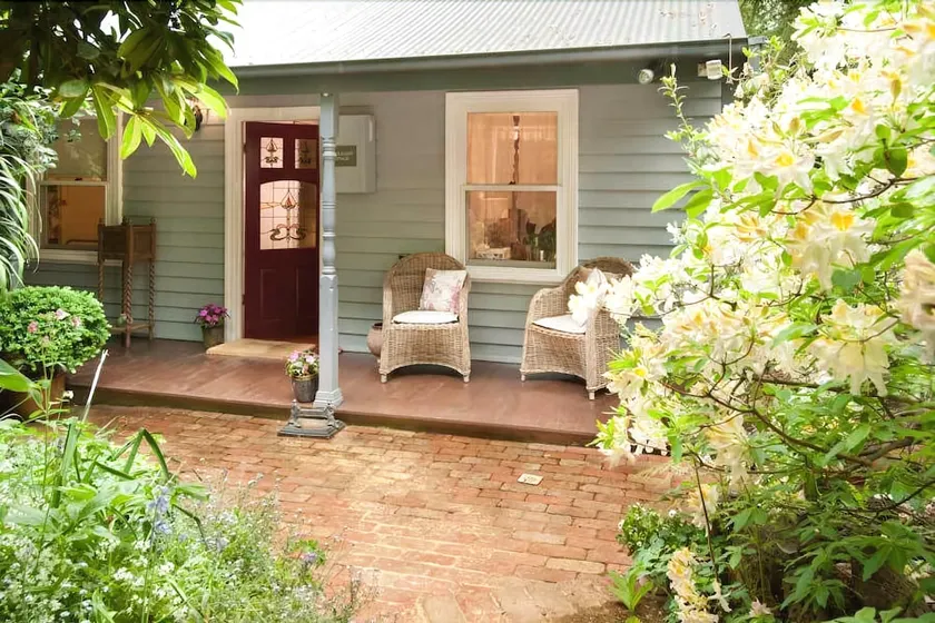 Twilight Cottage - Image 1