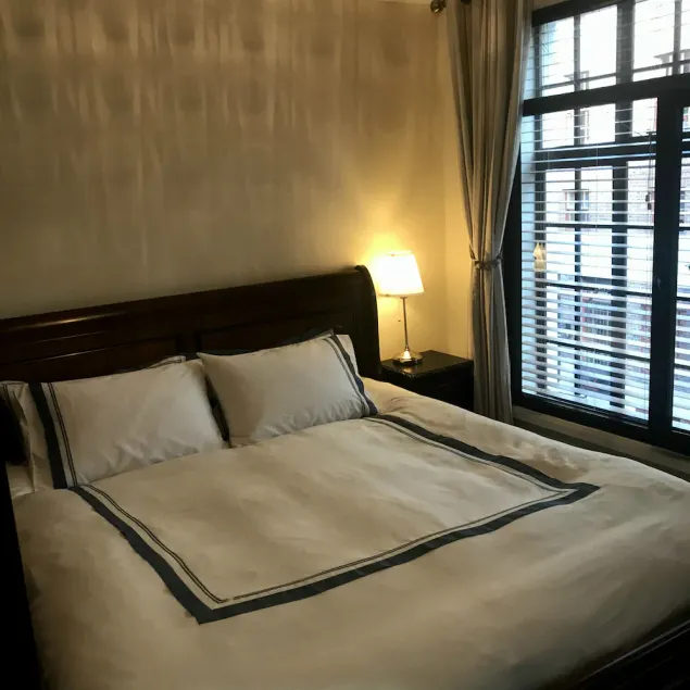 Violet Lodge - Image 1