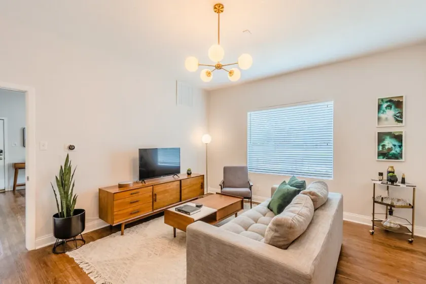 Blue Steel: Tiny Home in The Cedars - Image 1