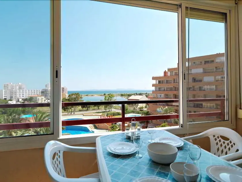 Isla De Rosas - Image 1